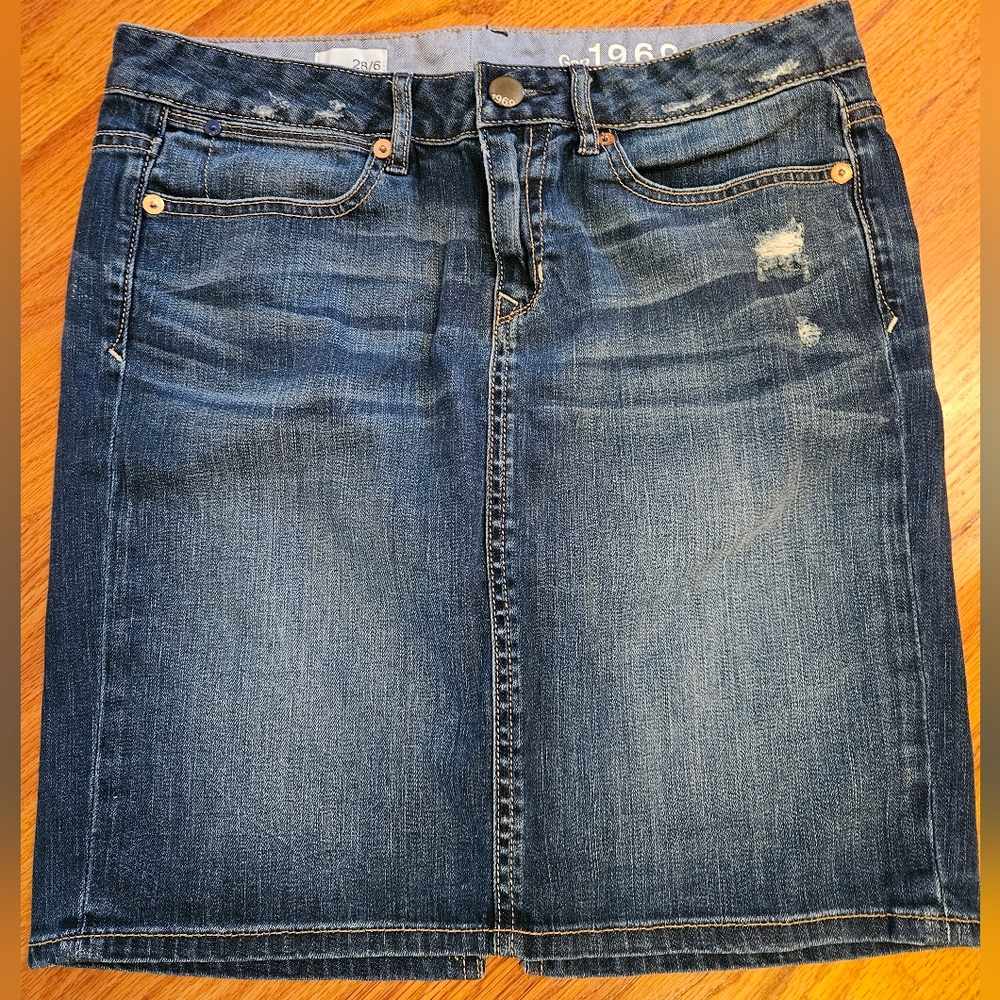Gap jean skirt